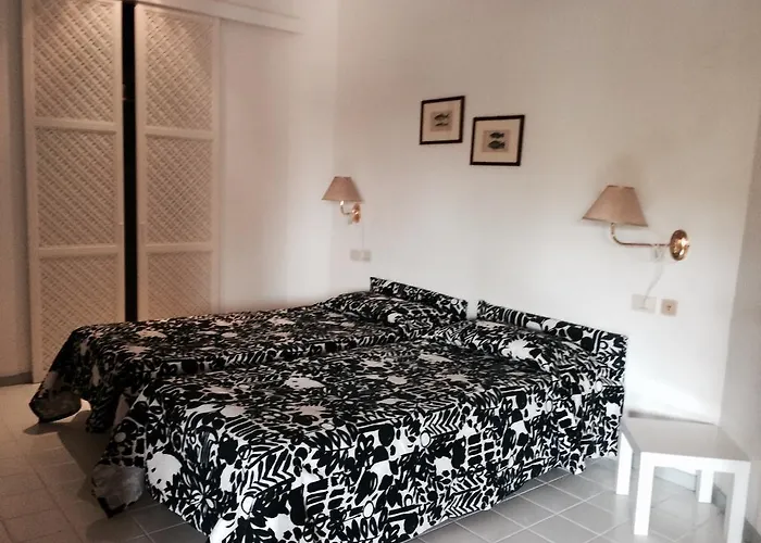 Ξενοδοχείο με διαμερίσματα Nauthotel 4*