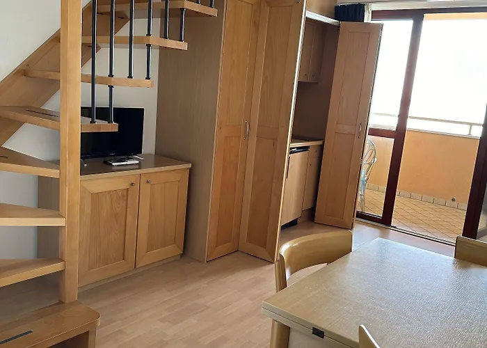 Ξενοδοχείο με διαμερίσματα Nauthotel 4*