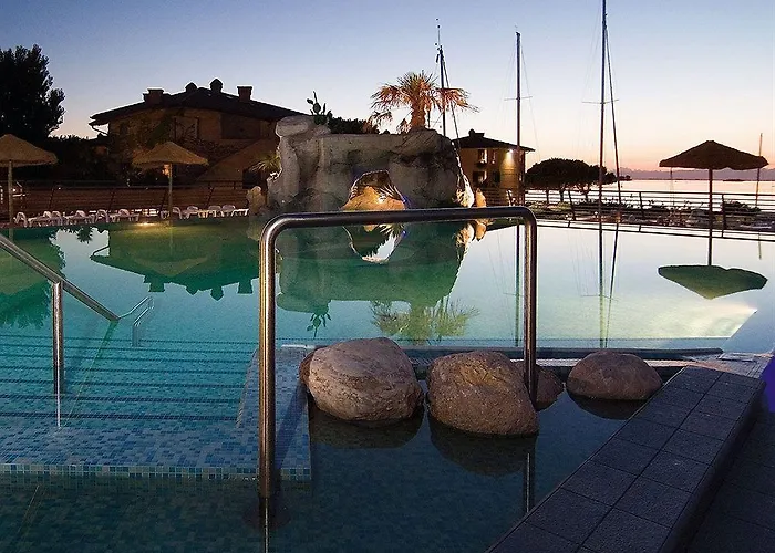 Ξενοδοχείο με διαμερίσματα Nauthotel 4*